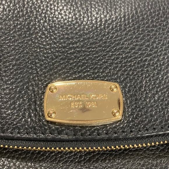 Michael Kors Black Leather "Bedford" Tassel Crossbody Bag - Picture 2 of 9
